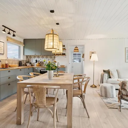 Lovely In With Kitchen Rønde